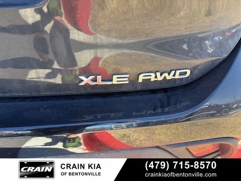 Used 2022 Toyota Highlander XLE image 6