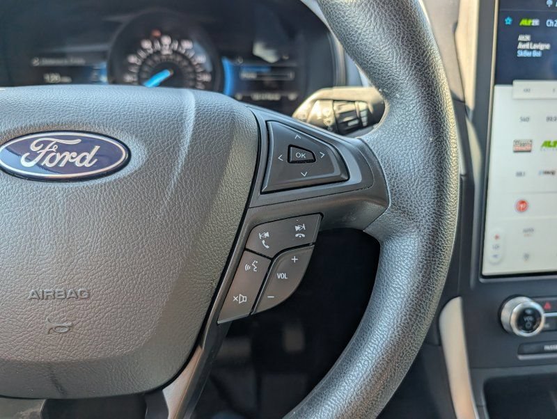 Used 2022 Ford Edge SE w/ Black Appearance Package AWD/4WD image 17