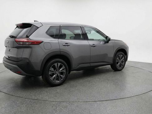 Used 2025 Nissan Rogue SV image 9