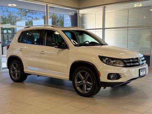 Used 2017 Volkswagen Tiguan Sport AWD/4WD image 6