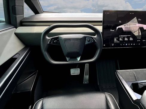 Used 2024 Tesla Cybertruck AWD Crew Cab image 9