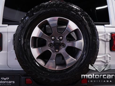 Used 2020 Jeep Wrangler Unlimited Sahara image 20