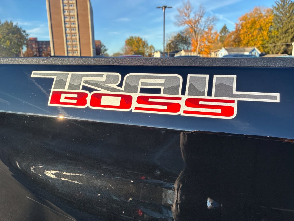 Used 2026 Chevrolet Silverado 1500 LT Trail Boss w/ Safety Package AWD/4WD image 48