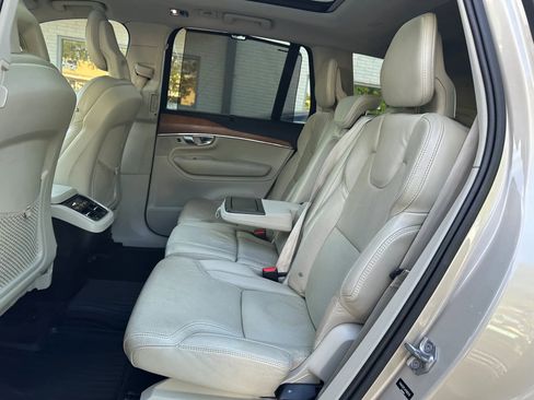 Used 2017 Volvo XC90 T6 Inscription w/ Vision Package image 18