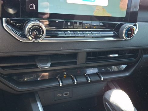 Used 2024 Chevrolet Colorado Trail Boss w/ Technology Package image 19