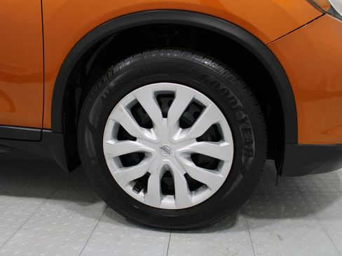 Used 2017 Nissan Rogue S w/ S Appearance Package FWD image 5