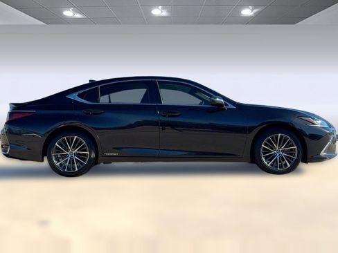Used 2022 Lexus ES 300h w/ Premium Package image 8