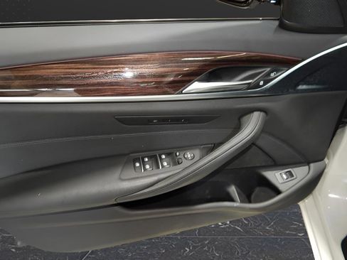 Used 2019 BMW 530i xDrive w/ Convenience Package image 11