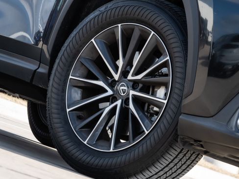 Used 2025 Lexus NX 250 FWD image 8