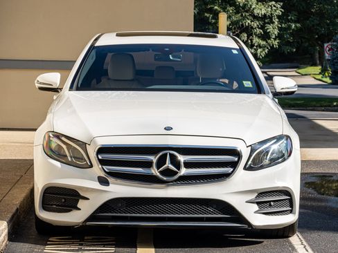 Used 2017 Mercedes-Benz E 300 image 4