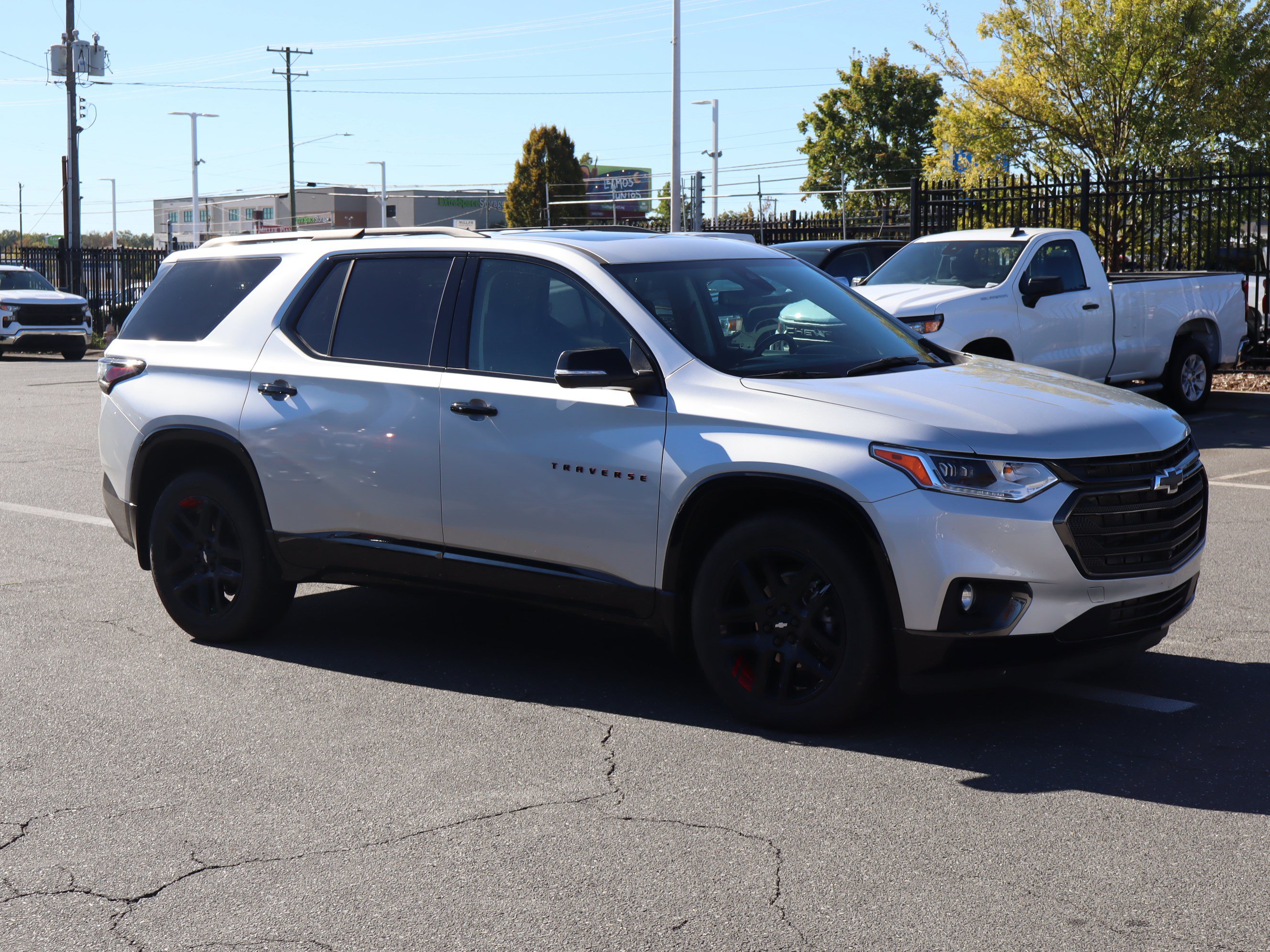 Used 2021 Chevrolet Traverse Premier w/ Redline Edition AWD/4WD image 13