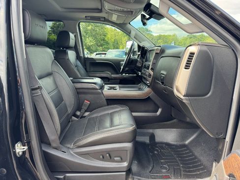 Used 2018 GMC Sierra 3500 Denali AWD/4WD image 18