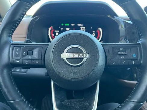 Used 2023 Nissan Pathfinder Platinum w/ Lighting Package (N93) FWD image 21