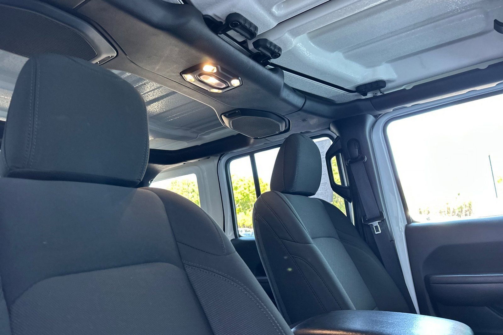 Used 2022 Jeep Wrangler Unlimited Sport AWD/4WD image 19