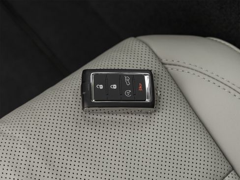 Used 2023 Jeep Wagoneer Series II AWD/4WD image 40