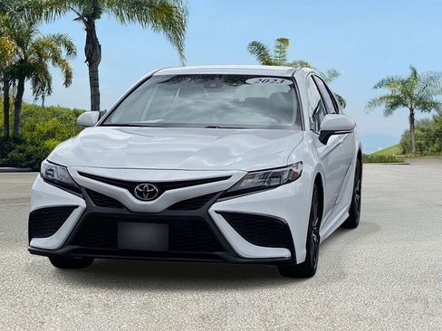 Used 2023 Toyota Camry SE FWD image 7