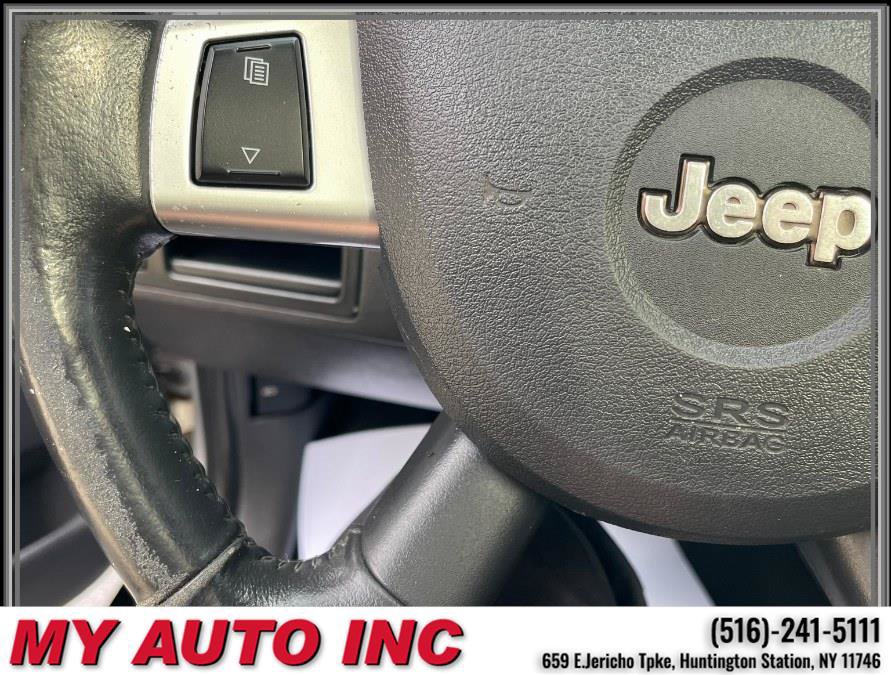 Used 2010 Jeep Grand Cherokee Laredo AWD/4WD image 18