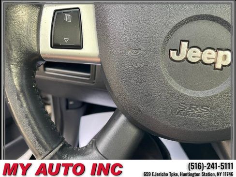 Used 2010 Jeep Grand Cherokee Laredo image 18