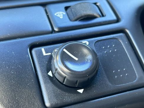 Used 2000 Nissan Maxima SE image 29