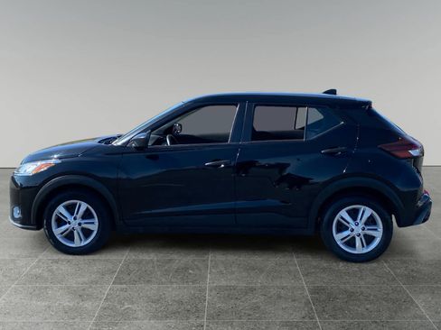 Used 2024 Nissan Kicks S image 2