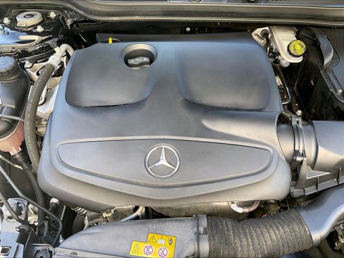 Used 2018 Mercedes-Benz GLA 250 4MATIC image 32