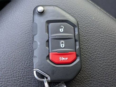 New 2025 Jeep Gladiator Sport image 25