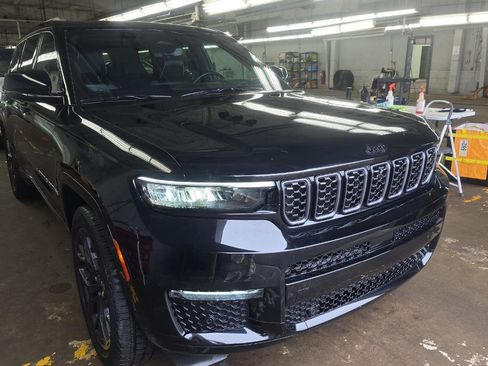 Used 2023 Jeep Grand Cherokee L Summit w/ Advanced Protech Group IV image 2