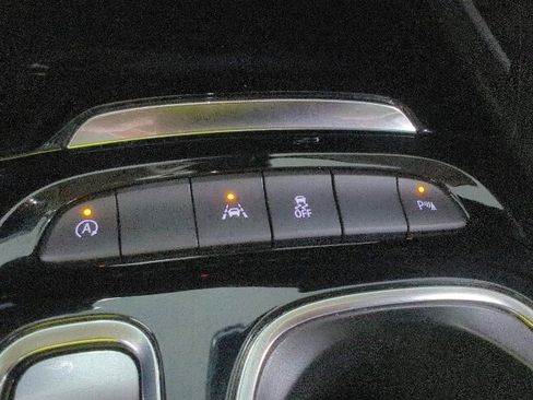 Used 2022 Buick Envision Essence w/ Safety Package FWD image 10