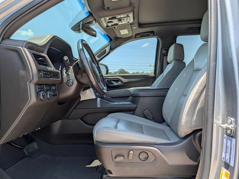 Used 2022 Chevrolet Tahoe Z71 w/ Z71 Off-Road Package AWD/4WD image 10
