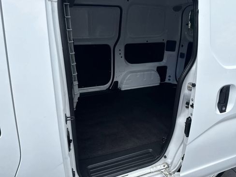 Used 2018 Chevrolet City Express LS image 13