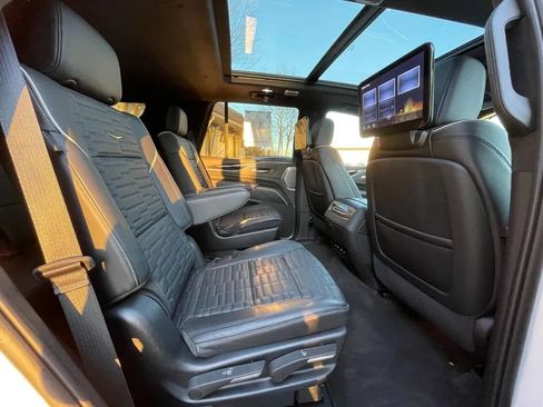 Used 2023 Cadillac Escalade V AWD/4WD image 21