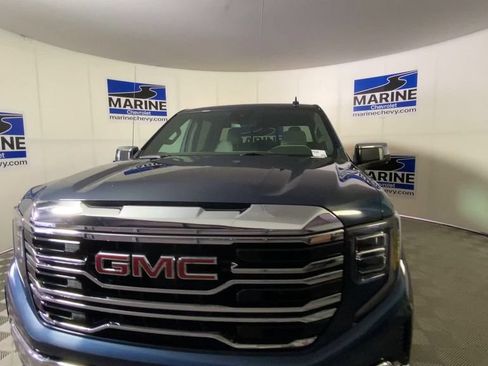 Used 2022 GMC Sierra 1500 SLT w/ SLT Convenience Package AWD/4WD image 5
