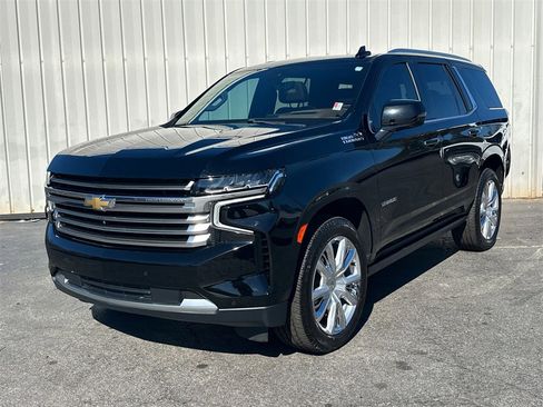 Used 2021 Chevrolet Tahoe High Country w/ Premium Package image 2