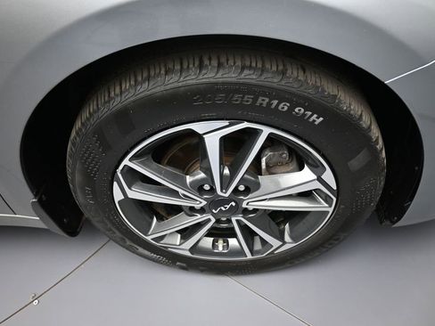 Certified 2023 Kia Forte LXS w/ LXS Technology Package FWD image 13