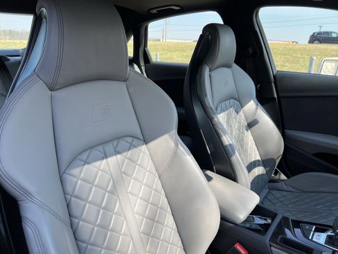 Used 2023 Audi S4 Premium Plus w/ Premium Plus Package image 35