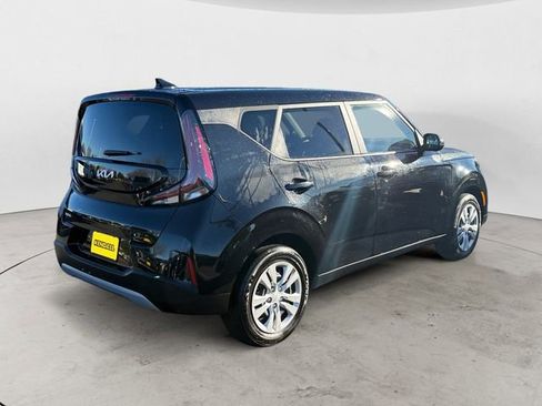 Used 2024 Kia Soul LX image 5