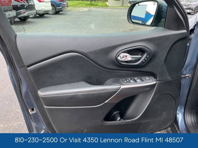 Used 2019 Jeep Cherokee Limited AWD/4WD image 14