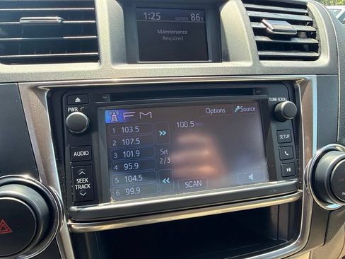 Used 2013 Toyota Highlander FWD w/ Cold Weather Pkg image 12