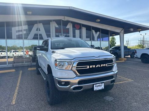 Used 2019 RAM 1500 Big Horn AWD/4WD image 2