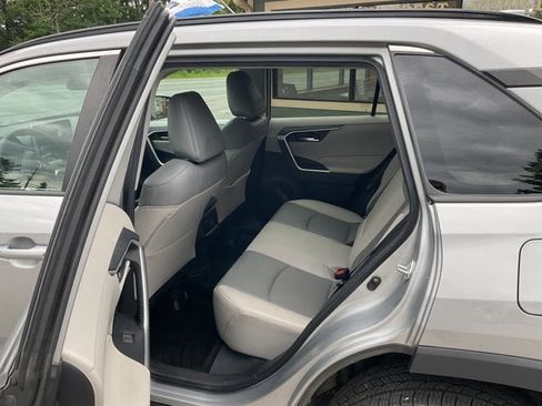 Used 2021 Toyota RAV4 XLE Premium AWD/4WD image 37
