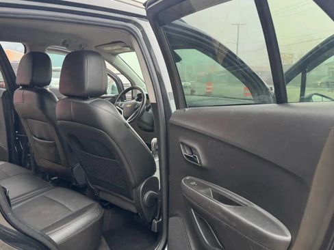 Used 2017 Chevrolet Trax LT w/ LT Convenience Package image 19