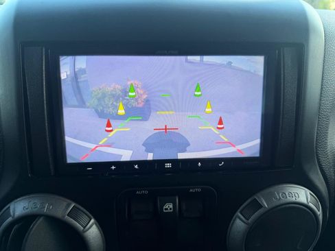Used 2013 Jeep Wrangler Sport AWD/4WD image 18