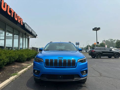 Used 2021 Jeep Cherokee Latitude Plus w/ Sun & Sound Group AWD/4WD image 2