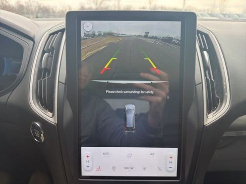 Certified 2023 Ford Edge SEL image 28