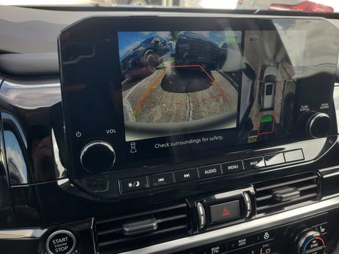 Used 2024 Nissan Pathfinder SL w/ Cargo Package FWD image 27