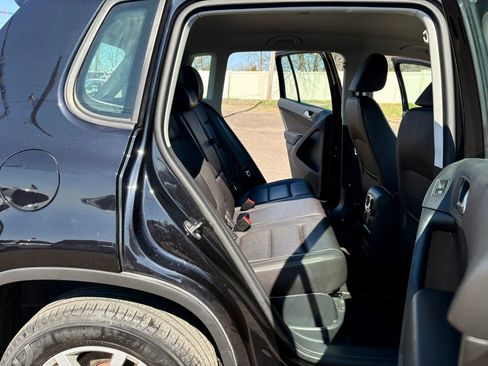 Used 2017 Volkswagen Tiguan S image 23