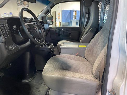 Used 2018 GMC Savana 3500 image 13