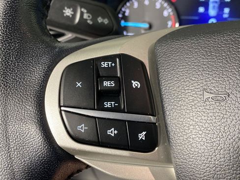 Used 2021 Ford Explorer XLT AWD/4WD image 12