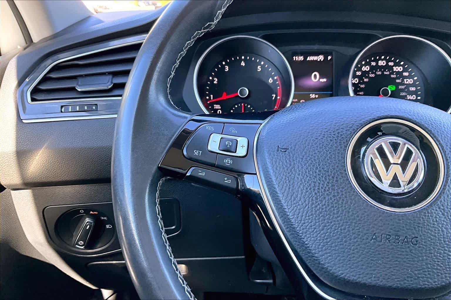 Used 2021 Volkswagen Tiguan SE w/ Panoramic Sunroof Package FWD image 24