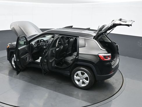 Used 2019 Jeep Compass Latitude AWD/4WD image 38